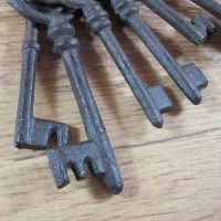 Schlüsselbund Gusseisen Gartendeko Schlüssel Deko Landhaus Nostalgisch 6Y4317