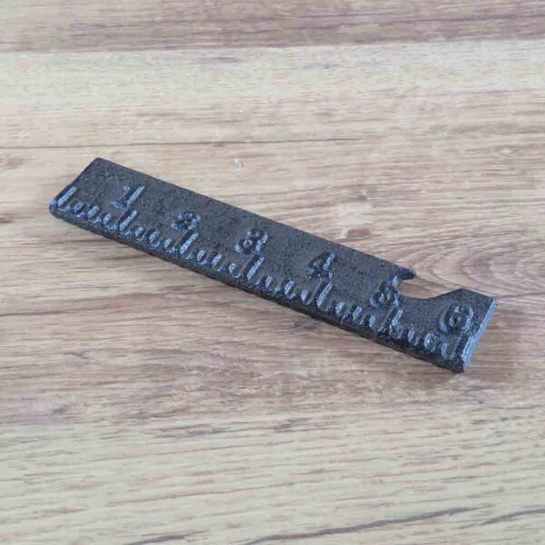 Flaschenöffner Gusseisen Lineal Deko Werkzeug Öffner 082379